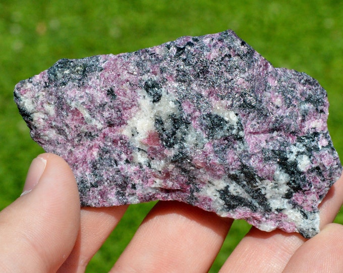 Eudialyte 81 grams - Norra Kärr, Gränna, Jönköping, Jönköping County, Sweden