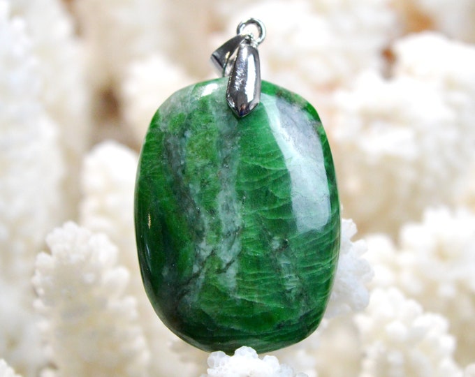 Jade Omphacite var. chrome omphacite 55 carats - natural stone cabochon pendant - Italy / FE93 - RARE