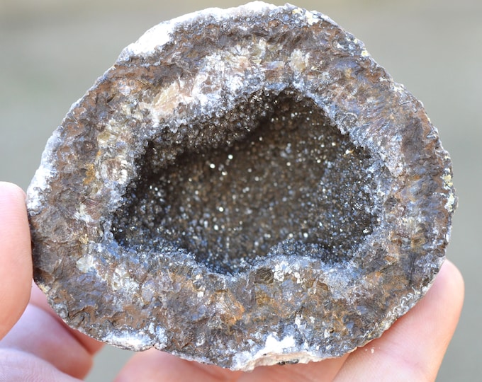 Half Calcite Geode 257 grams - Las Choyas, Aldama Municipality, Chihuahua, Mexico