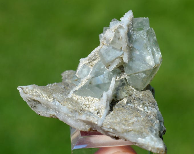Fluorite 81 grams - Xianghuapu Mine, Xianghualing Sn-polymetallic ore field, Linwu Co., Chenzhou, Hunan, China