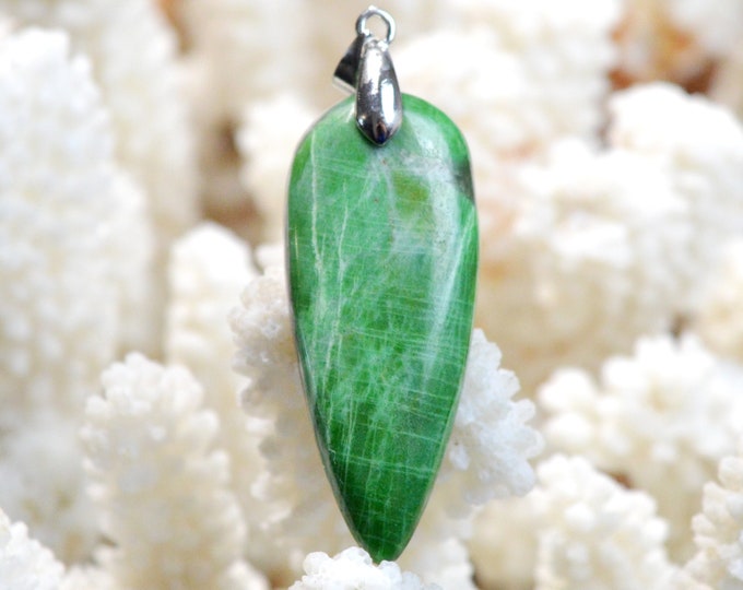 Jade Omphacite var. chrome omphacite 47 carats - natural stone cabochon pendant - Italy / FE97 - RARE