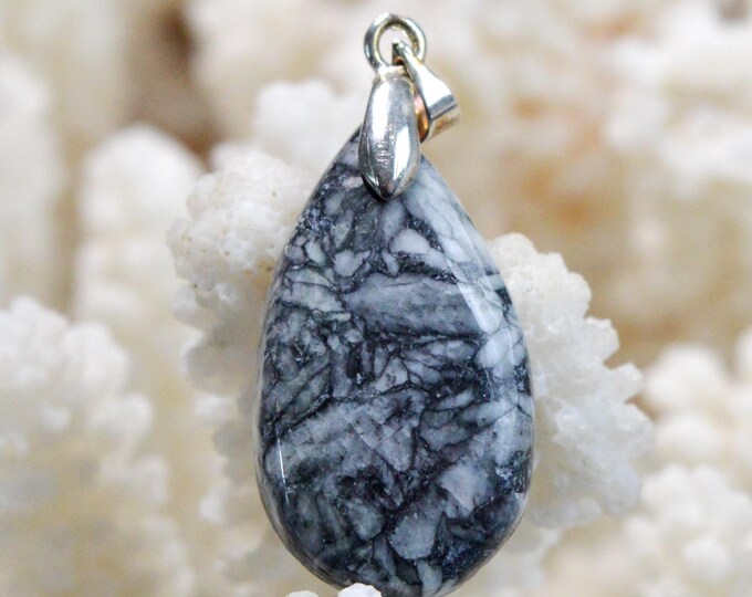 23-carat Pinolite - natural stone cabochon pendant - Austria / FY67