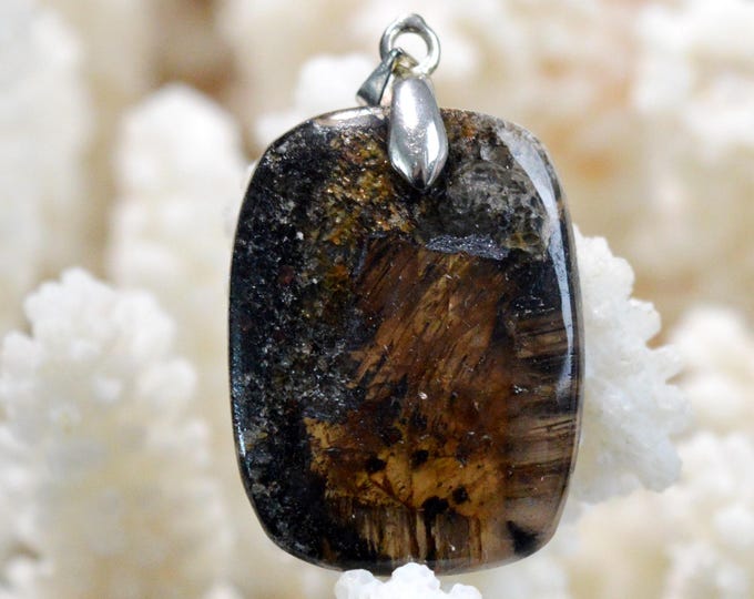 Chiastolite 32 carats - natural stone cabochon pendant - USA / GB81