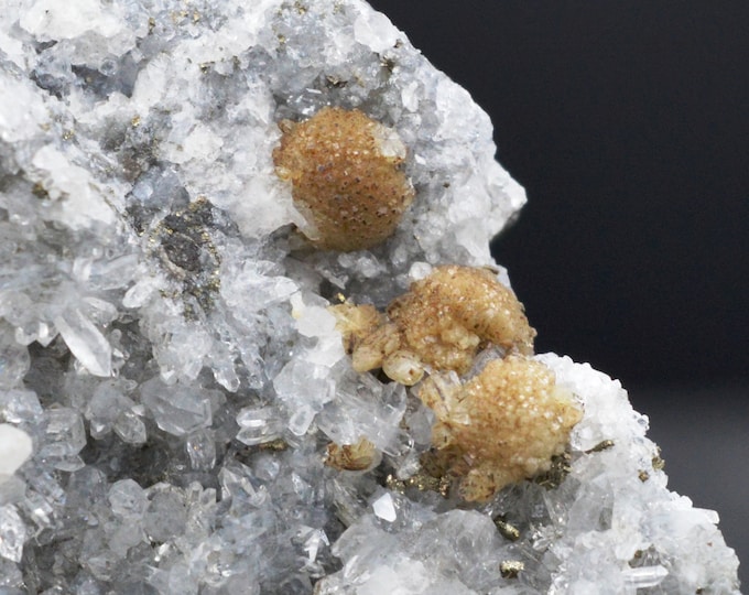 Variscite & Quartz 44 grams - Wiśniówka Wielka, Kielce County, Świętokrzyskie Voivodeship, Poland