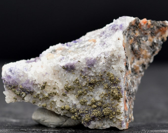 Fluorite - 21 grams - Buxières-les-Mines, Moulins, Allier, Auvergne-Rhône-Alpes, France