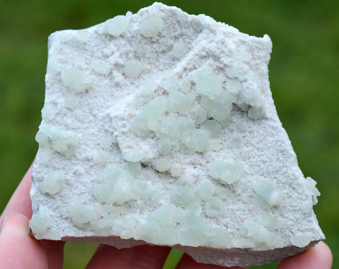 Prehnite 334 grams - Pune District, Pune Division, Maharashtra, India