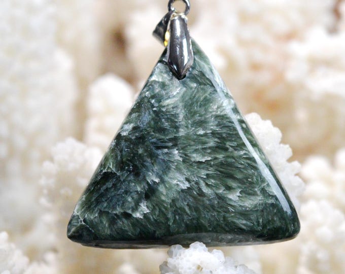 51 carat Seraphinite - natural stone cabochon pendant - Russia / FZ37