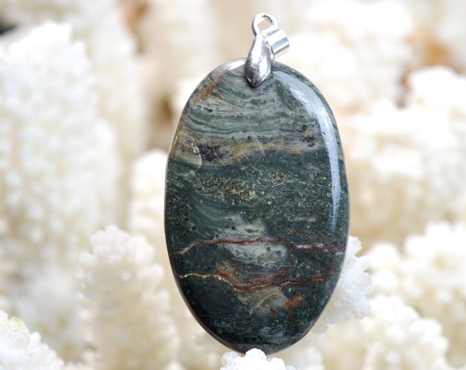57 carat fuchsite ruby - natural stone cabochon pendant - India / EC17