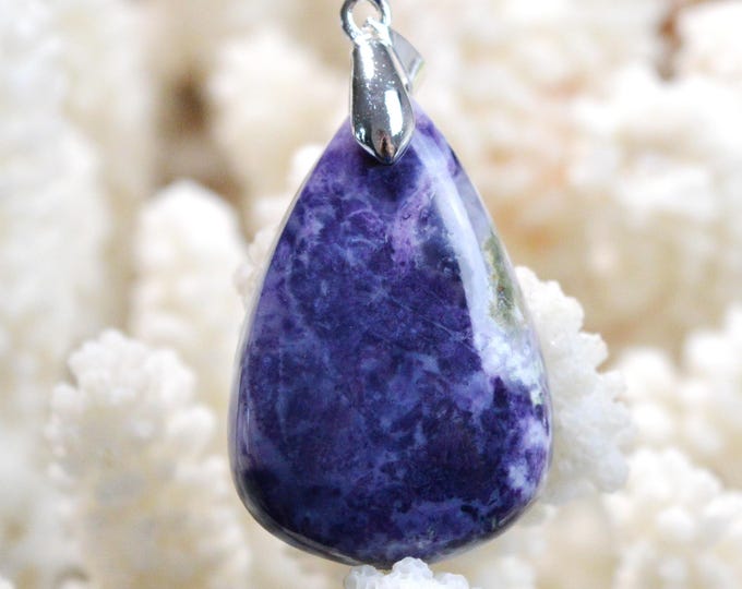 Bertrandite / Tiffany Stone 39 carat - natural stone cabochon pendant - USA / FS89