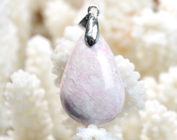 33 carat Clinozoisite - natural stone cabochon pendant - Italy / FF82 - RARE