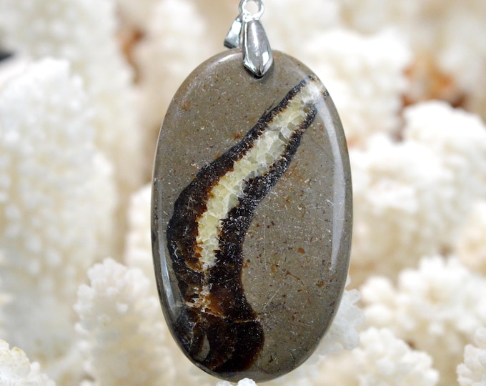 85 carat Septaria - natural stone cabochon pendant - Madagascar / GB60