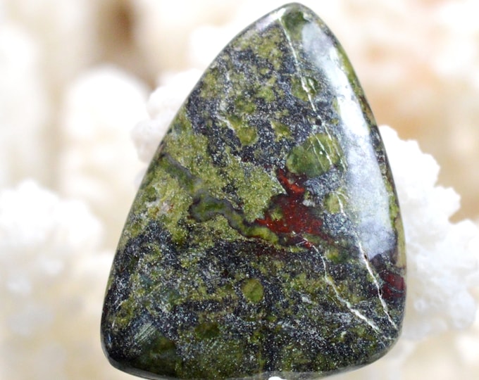 Jasper "Dragon Blood" 33 carats - natural stone cabochon - Australia // BJ12
