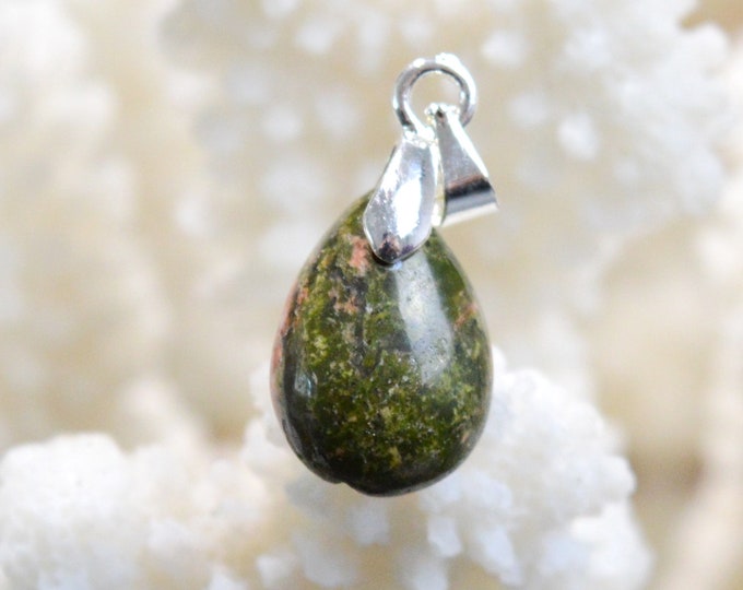 Unakite 6.9 carats - natural stone cabochon pendant - Mozambique // CW39