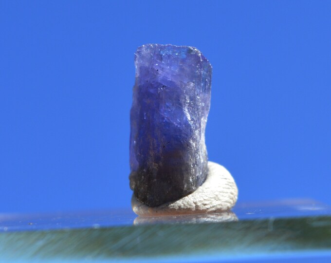 Tanzanite 6.5 carats - Merelani Hills, Lelatema Mountains, Simanjiro District, Manyara Region, Tanzania