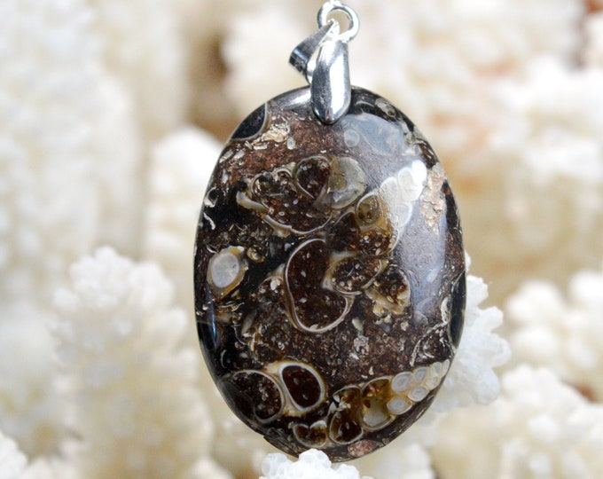 Turitella agate 33 carats - natural stone cabochon pendant - USA // DV31