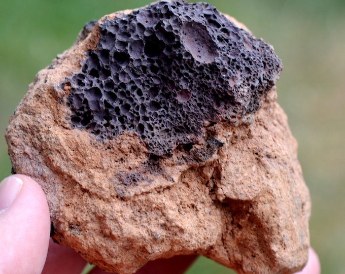 Basanite Volcanic scoria 242 grams - Saint-Thibéry, Béziers, Hérault, Occitanie, France