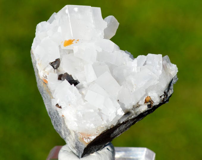 Calcite 60 grams - Saint-Pons, Barcelonnette, Alpes-de-Haute-Provence, France