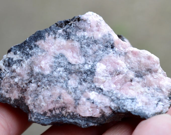 Rhodochrosite - 118 grams - Saphoz, Esmoulières, Lure, Haute-Saône, Burgundy-Franche-Comté, France
