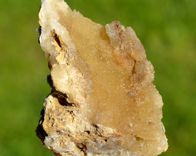 Calcite 88 grams - Combronde, Riom, Puy-de-Dôme, Auvergne-Rhône-Alpes, France
