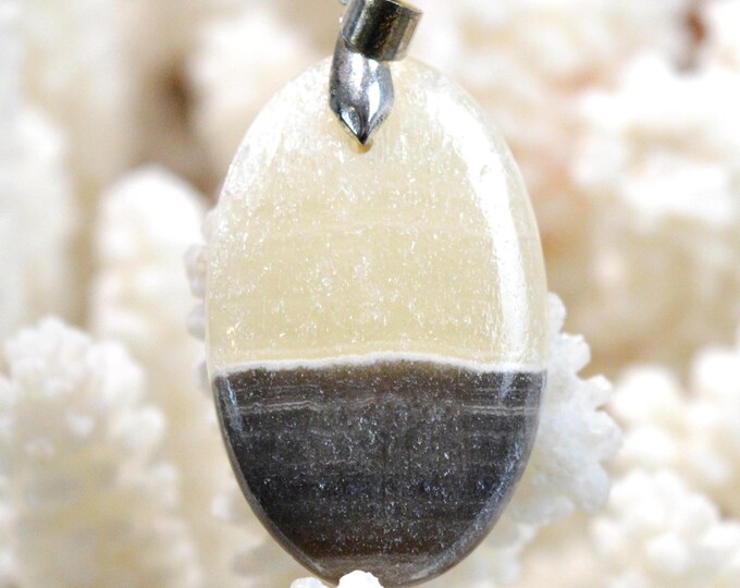 39-carat calcite - natural stone cabochon pendant - Mexico / GA81