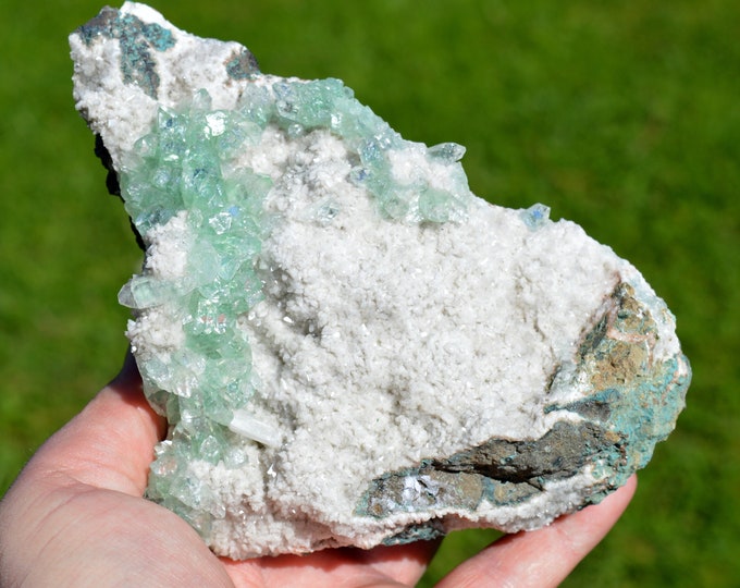 Apophyllite & Stilbite - 1214 grams - Jalgaon District, Maharashtra, India