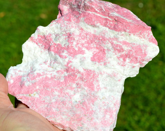 Thulite 1190 grams - Mjønes Tunnel, Åstfjorden, Snillfjord, Orkland, Trøndelag, Norway