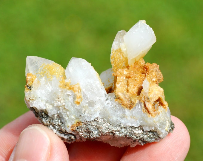 Quartz & Siderite 37 grams - Allevard, Grenoble, Isère, Auvergne-Rhône-Alpes, France