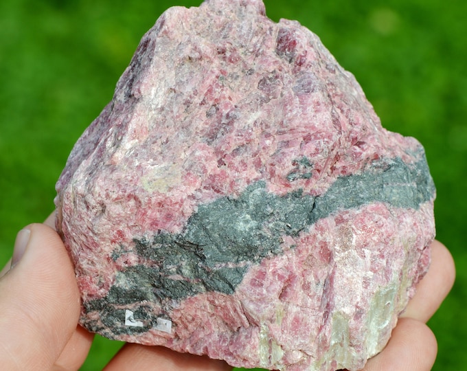 Pyroxmangite - 486 grams - Morro da Mina mine, Conselheiro Lafaiete, Minas Gerais, Brazil