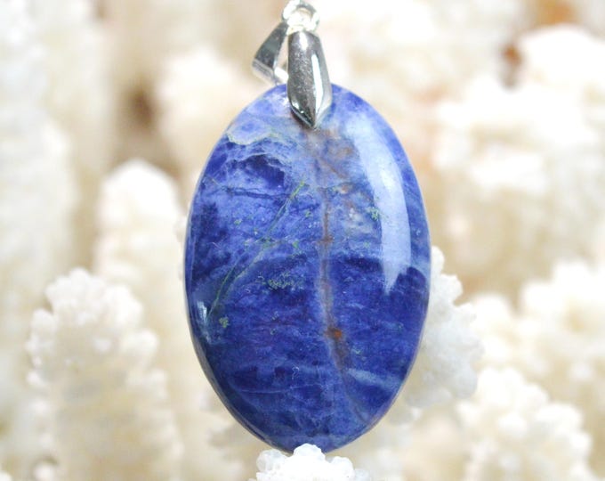 38-carat Sodalite - natural stone cabochon pendant - Namibia / FX19