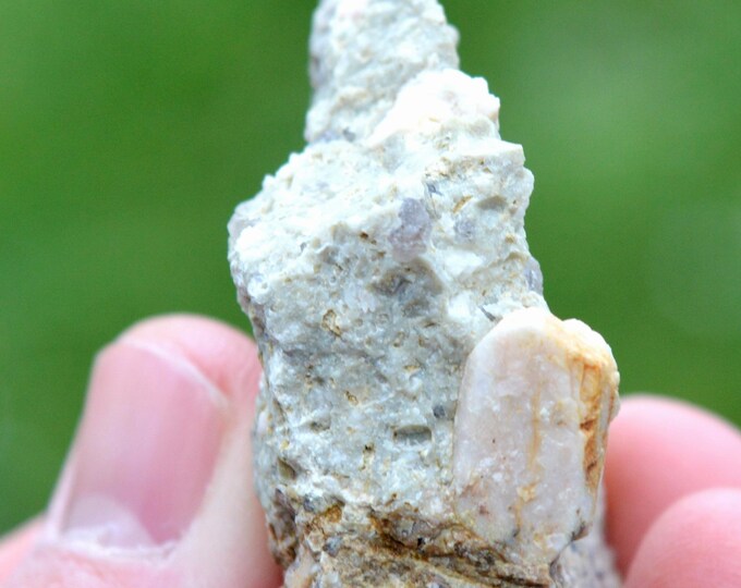 Orthoclase 37 grams - Four-la-Brouque ravine, Saint-Babel, Issoire, Puy-de-Dôme, Auvergne-Rhône-Alpes, France