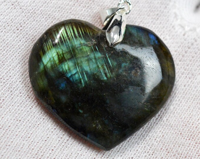 Labradorite 83 carats - pendentif cabochon pierre naturelle - Madagascar / FV78