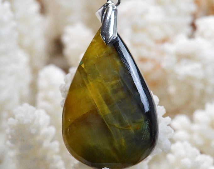 Pietersite var. Nellite - 51 carats - natural stone cabochon pendant - Namibia / FR87
