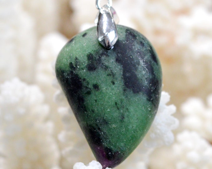Ruby zoisite - 48 carats - natural stone cabochon pendant - Tanzania // BX66