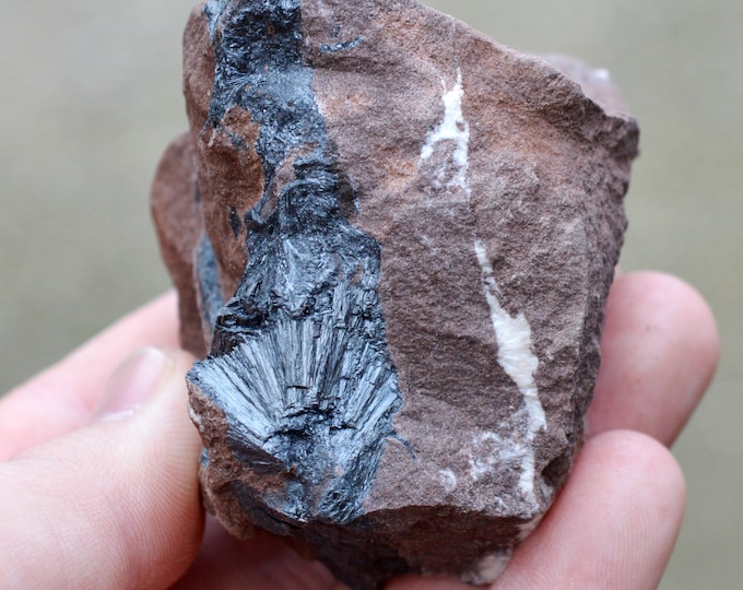 Pyrolusite 288 grams - Imini mine, Imini area, Amerzgane Caïdat, Amerzgane Cercle, Ouarzazate Province, Drâa-Tafilalet Region, Morocco