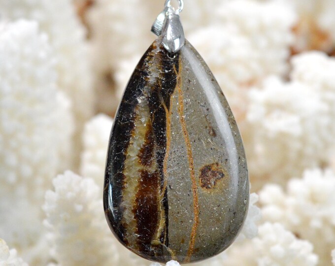 67-carat Septarian No. 1 - natural stone cabochon pendant - Madagascar / GB61