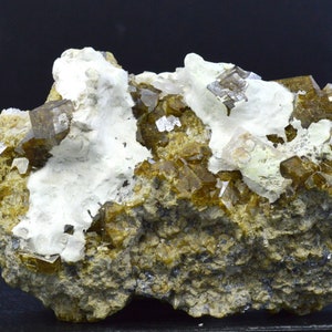 Garnet var. Grossular & Galena Quartz 476 grams - Naica, Saucillo Municipality, Chihuahua, Mexico