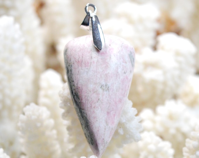 78 carat Clinozoisite - natural stone cabochon pendant - Italy / FF76 - RARE