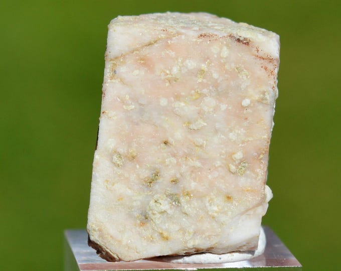 Orthoclase 9.6 grams - Four-la-Brouque ravine, Saint-Babel, Issoire, Puy-de-Dôme, Auvergne-Rhône-Alpes, France