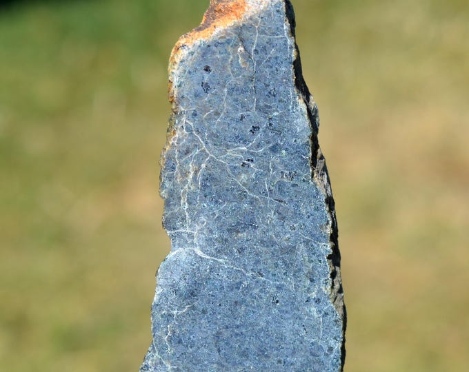 Amphibole hornblende lherzolite igneous rock 57 grams - Etang de Lers, Le Port, Saint-Girons, Ariège, Occitanie, France