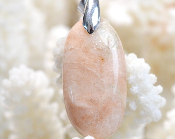 27 carat microcline - natural stone cabochon pendant - USA // CU31