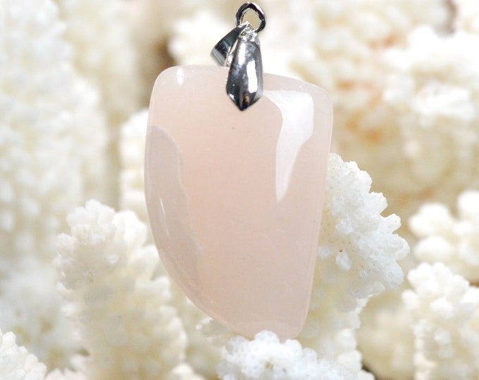 Quartz rose 48 carats - pendentif cabochon pierre naturelle - Madagascar / FD16