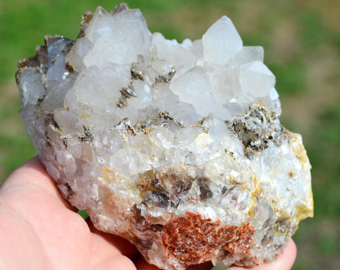 Quartz 568 grams - L'Argentolle, Saint-Prix, Autun, Saône-et-Loire, Burgundy-Franche-Comté, France