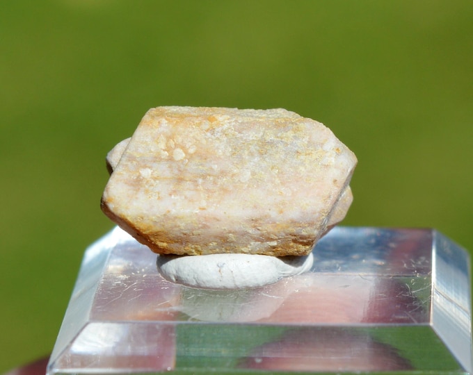 Orthoclase 2.9 grams - Four-la-Brouque ravine, Saint-Babel, Issoire, Puy-de-Dôme, Auvergne-Rhône-Alpes, France