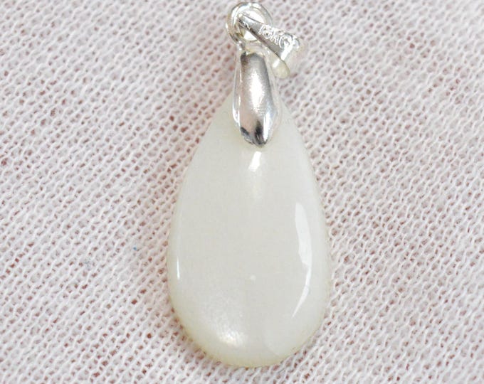 White Moonstone 11.2 carats - natural stone cabochon pendant - Tanzania / FU69