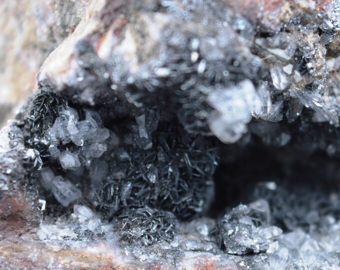 Hematite & Quartz - 797 grams - Stahlberg Mt., Rimbach-près-Masevaux, France