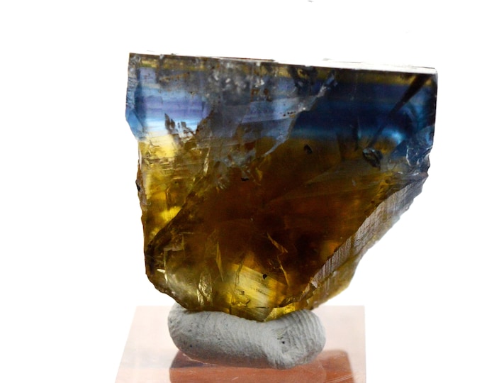 Fluorite 16 grams - Valzergues, Villefranche-de-Rouergue, Aveyron, Occitanie, France