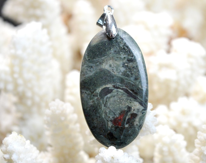 61 carat fuchsite ruby - natural stone cabochon pendant - India / EC10