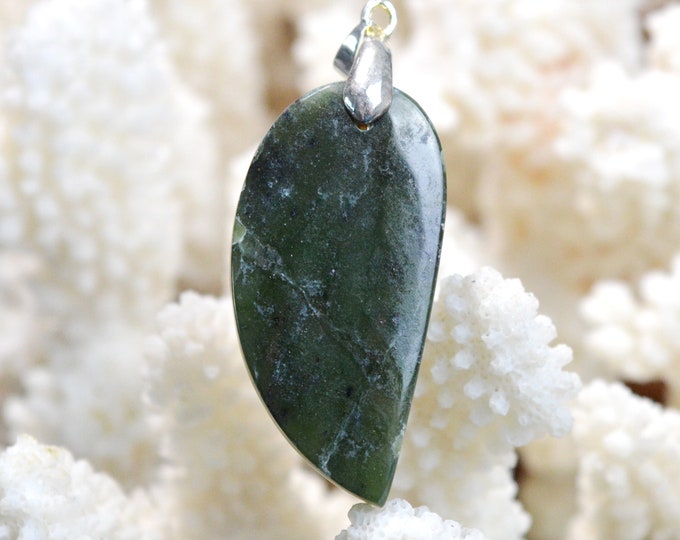 43 carat jade - natural stone cabochon pendant - Indonesia / EN25