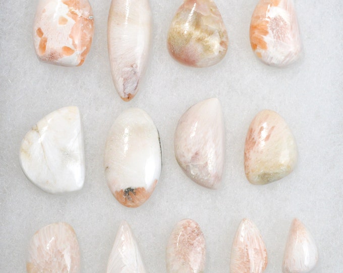Lot 13x Orange Scolecite - 251 carats - natural stone cabochon - India // BU69