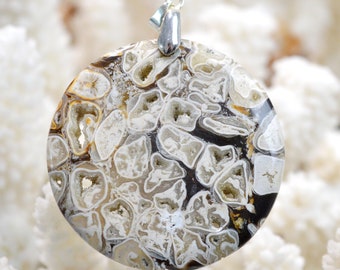 Pendentif En Jaspe Tigre Naturel - 35 Carats - Cabochon - Indonésie - Référence AK61